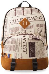 Praktický školní batoh moderní vzor novin hnědá