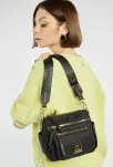 Monnari dámská crossbody malá kabelka na každý den s kapsami a nastavitelným popruhem - černá - 7